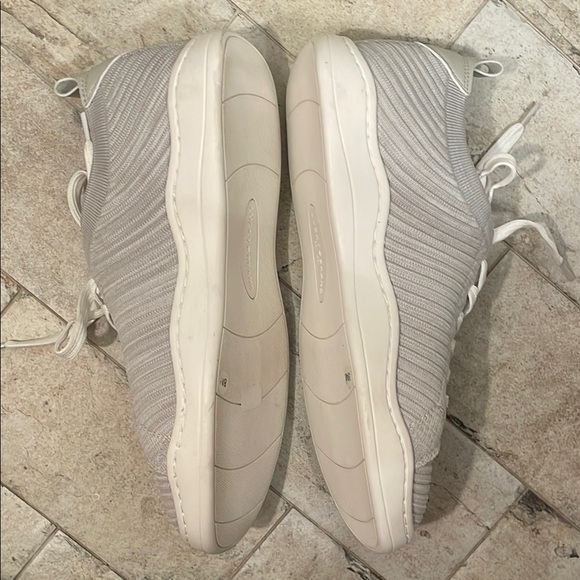 Lucky Brand Womens Shannia Casual Sneaker in Gray. Size 8 - Picture 8 of 15